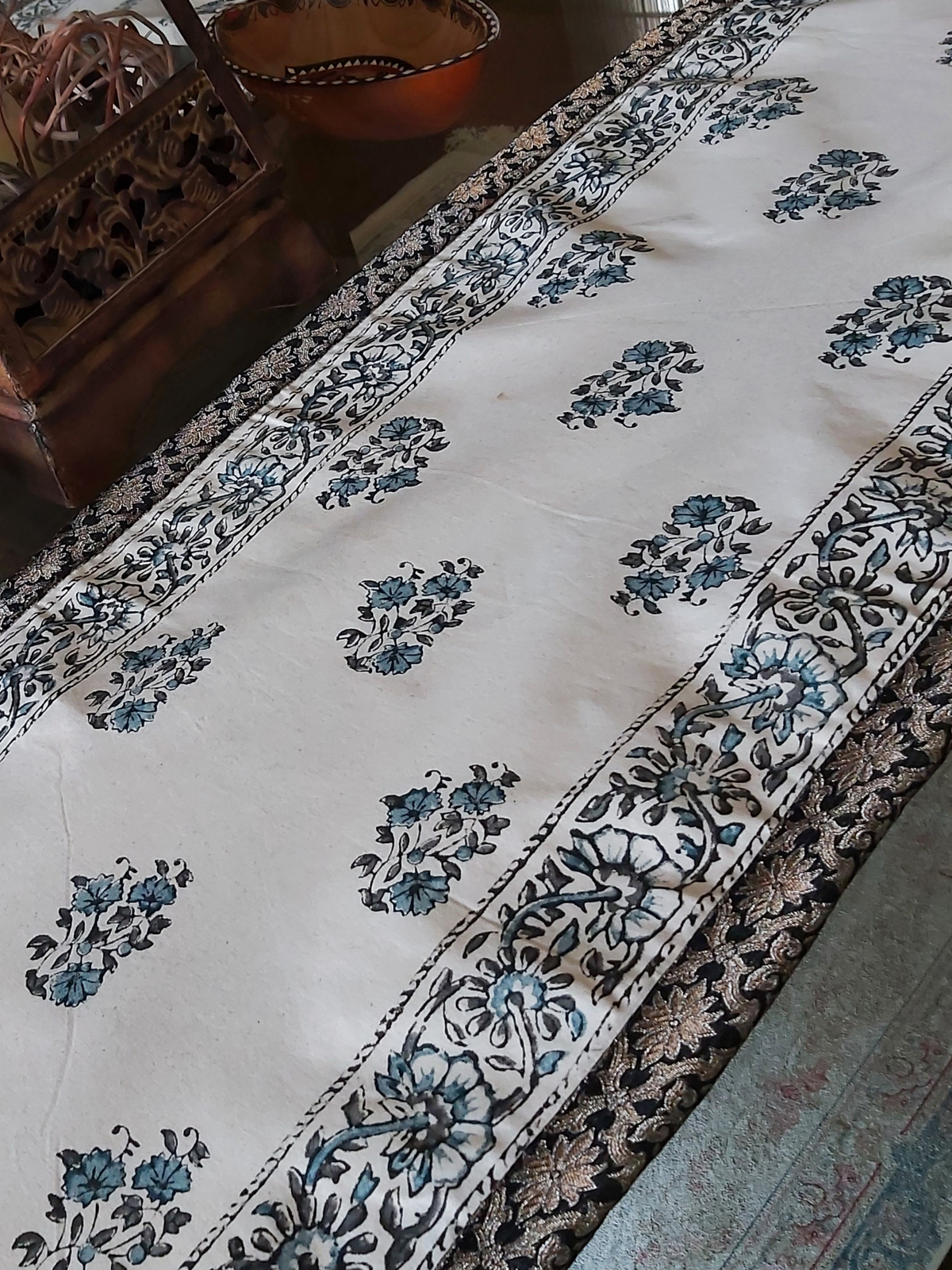 Raw Cotton Runner with Blocked Flower Motifs